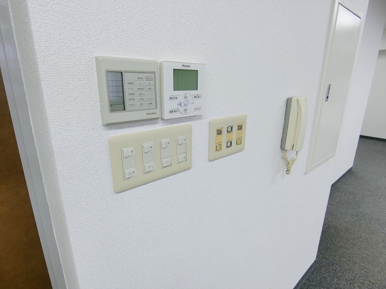 スイッチ類