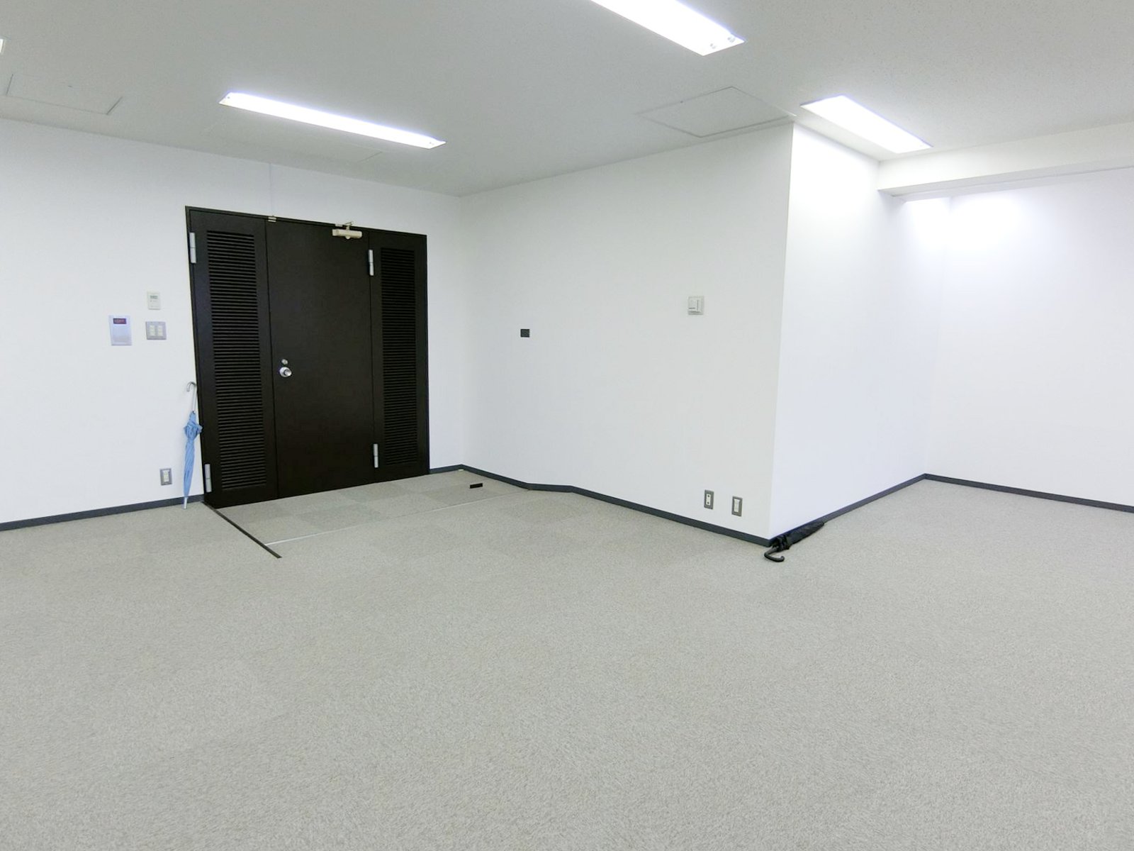 貸室出入口
