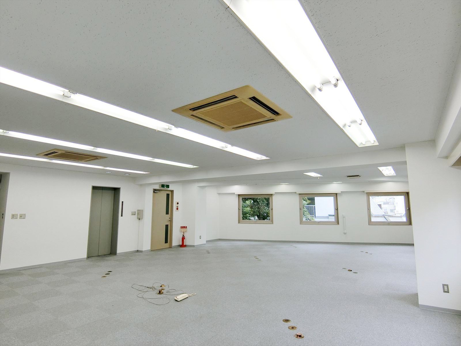 オフィス室内参考画像(※5階)