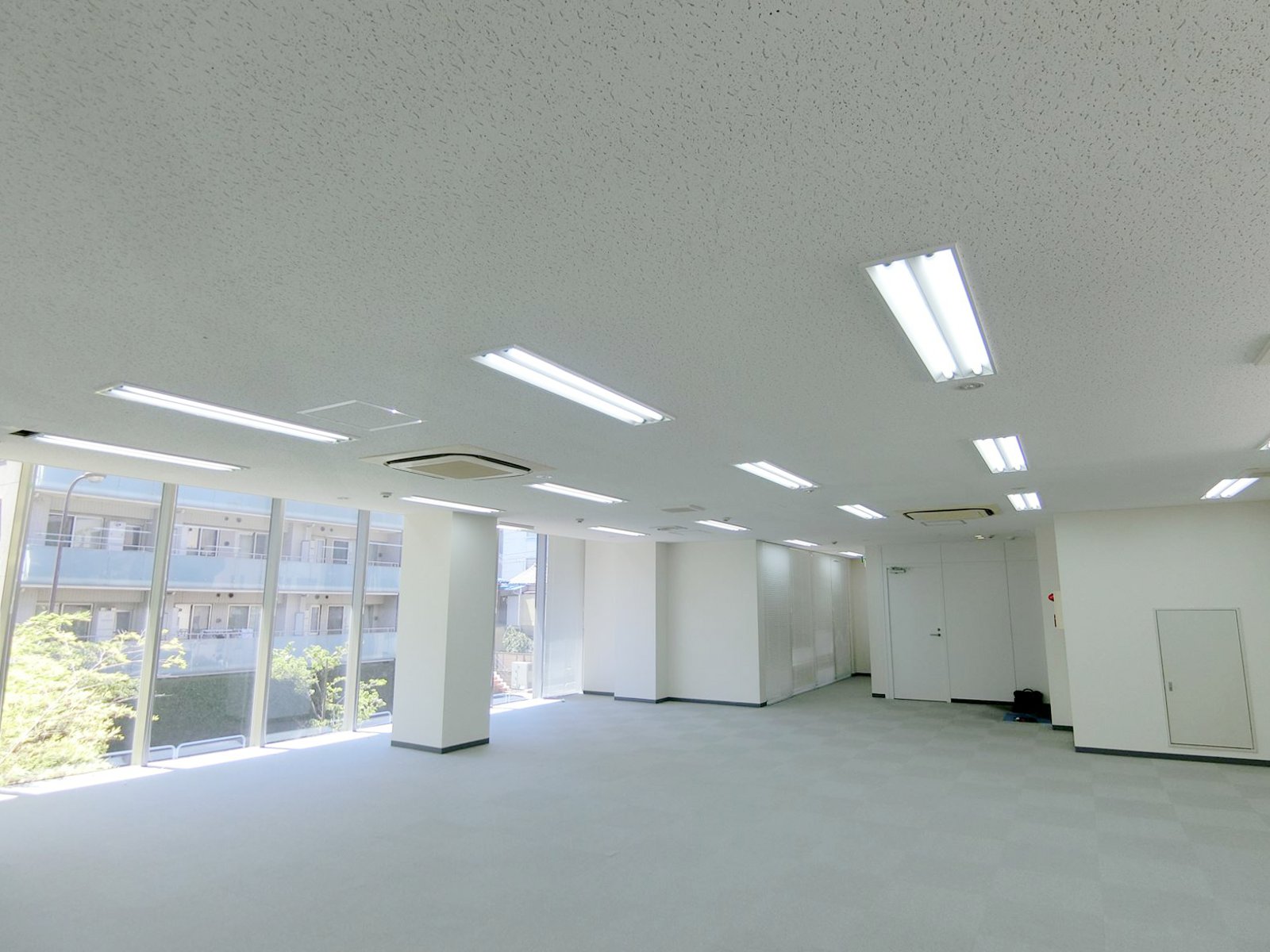 オフィス室内参考画像