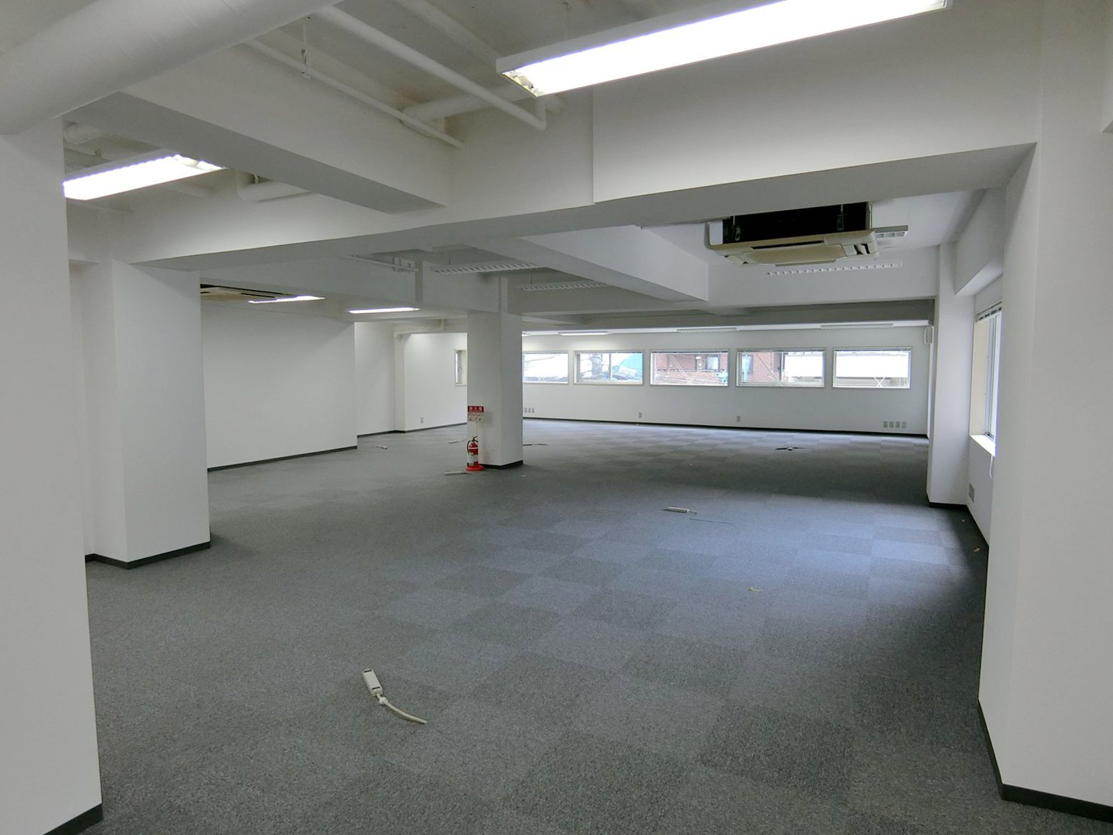 オフィス室内参考画像