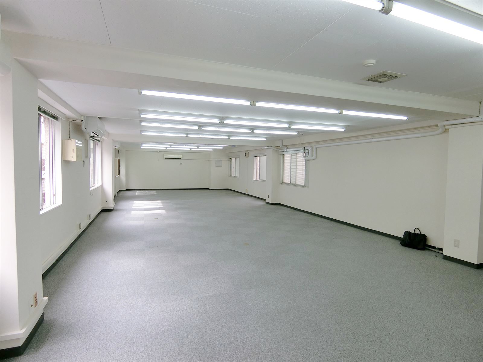 オフィス室内参考画像