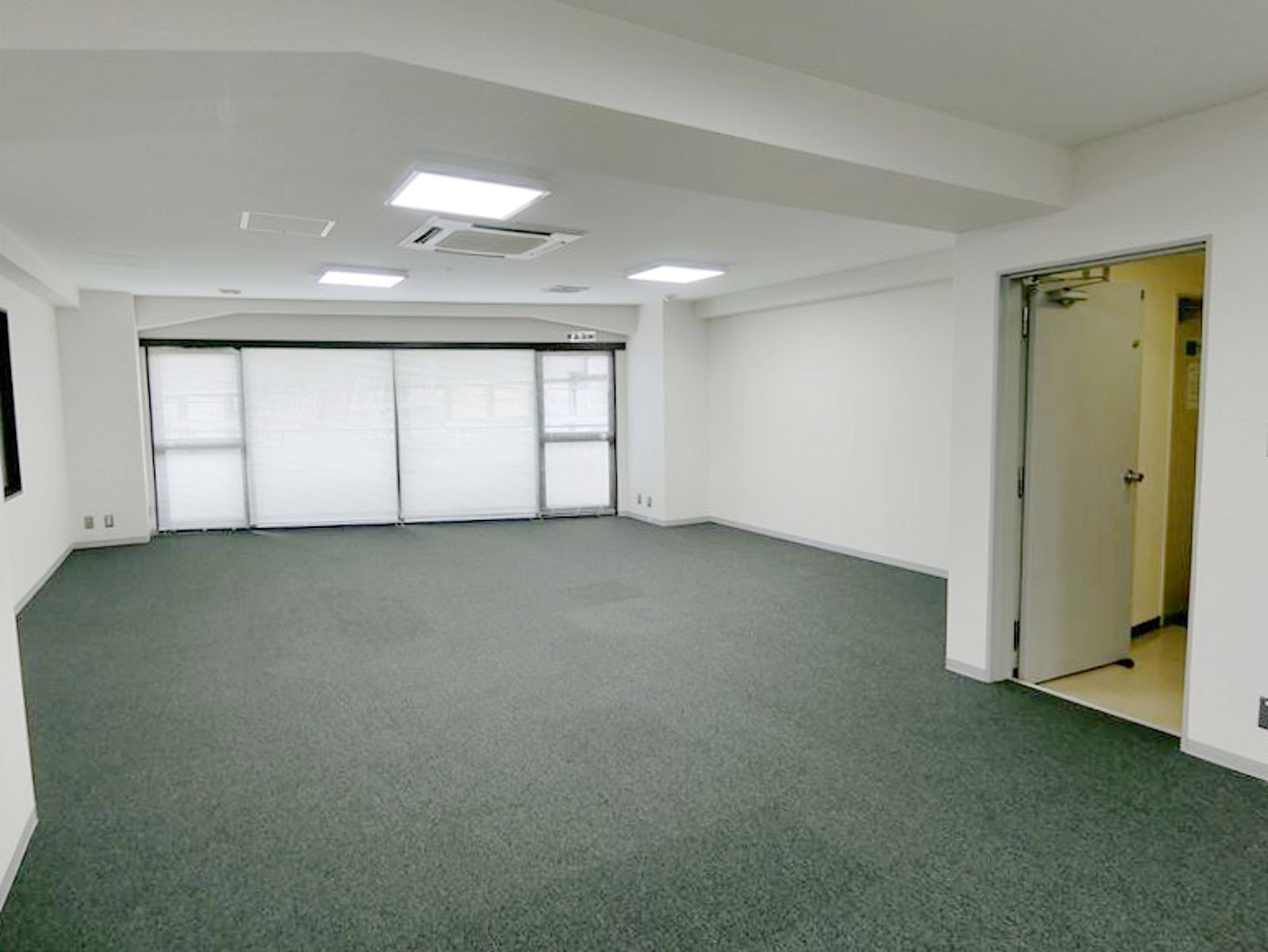 オフィス室内参考画像