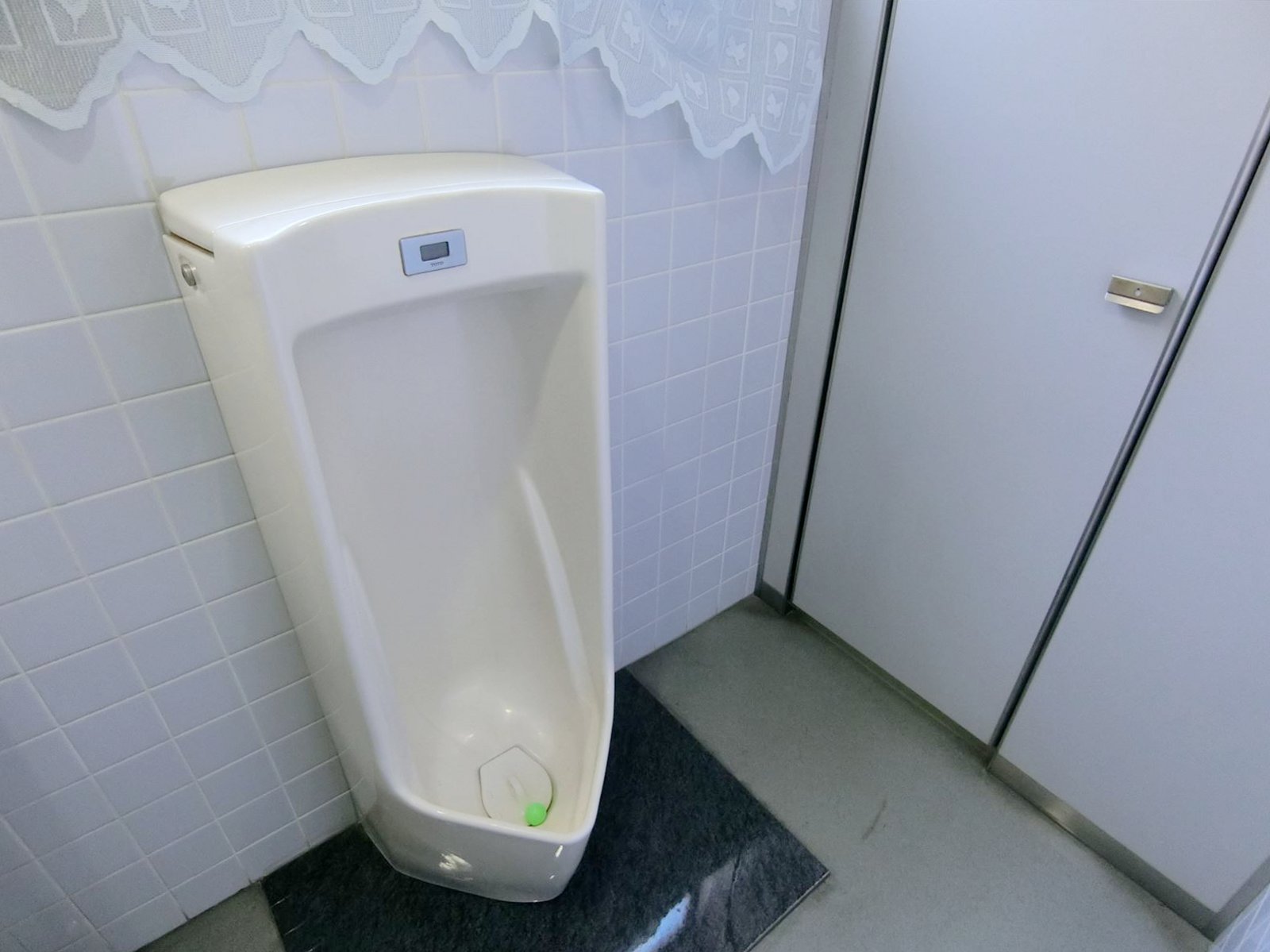 男性用トイレ