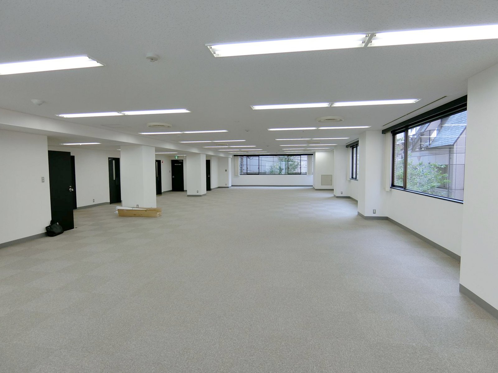 オフィス室内参考画像