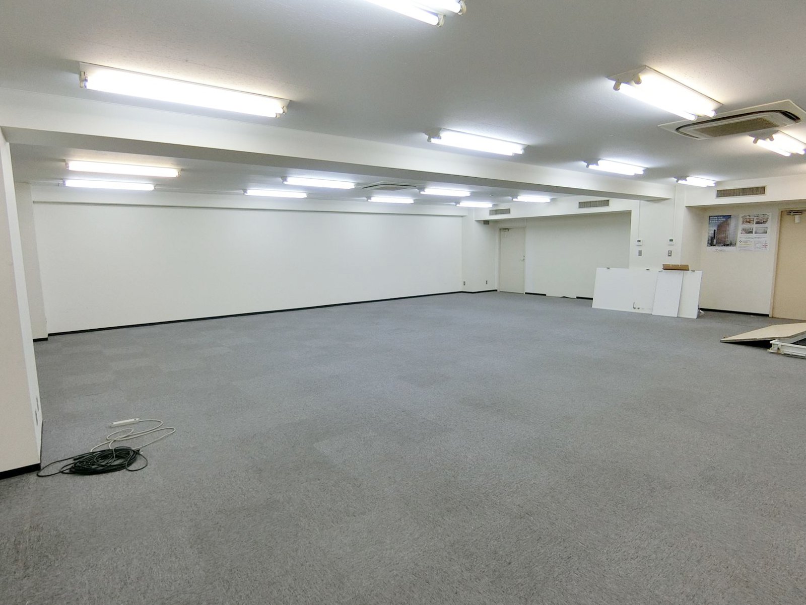 オフィス室内参考画像