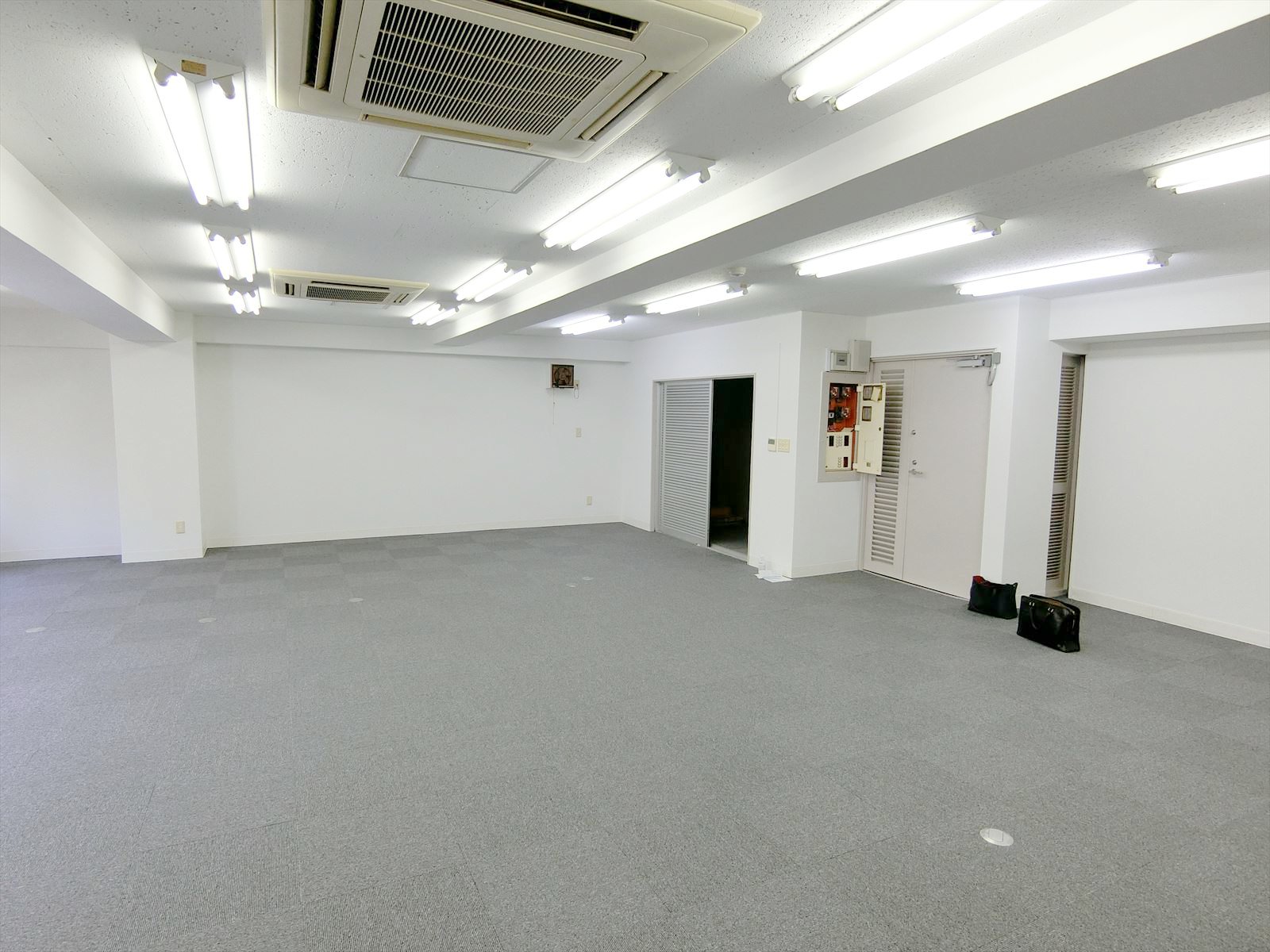 オフィス室内参考画像