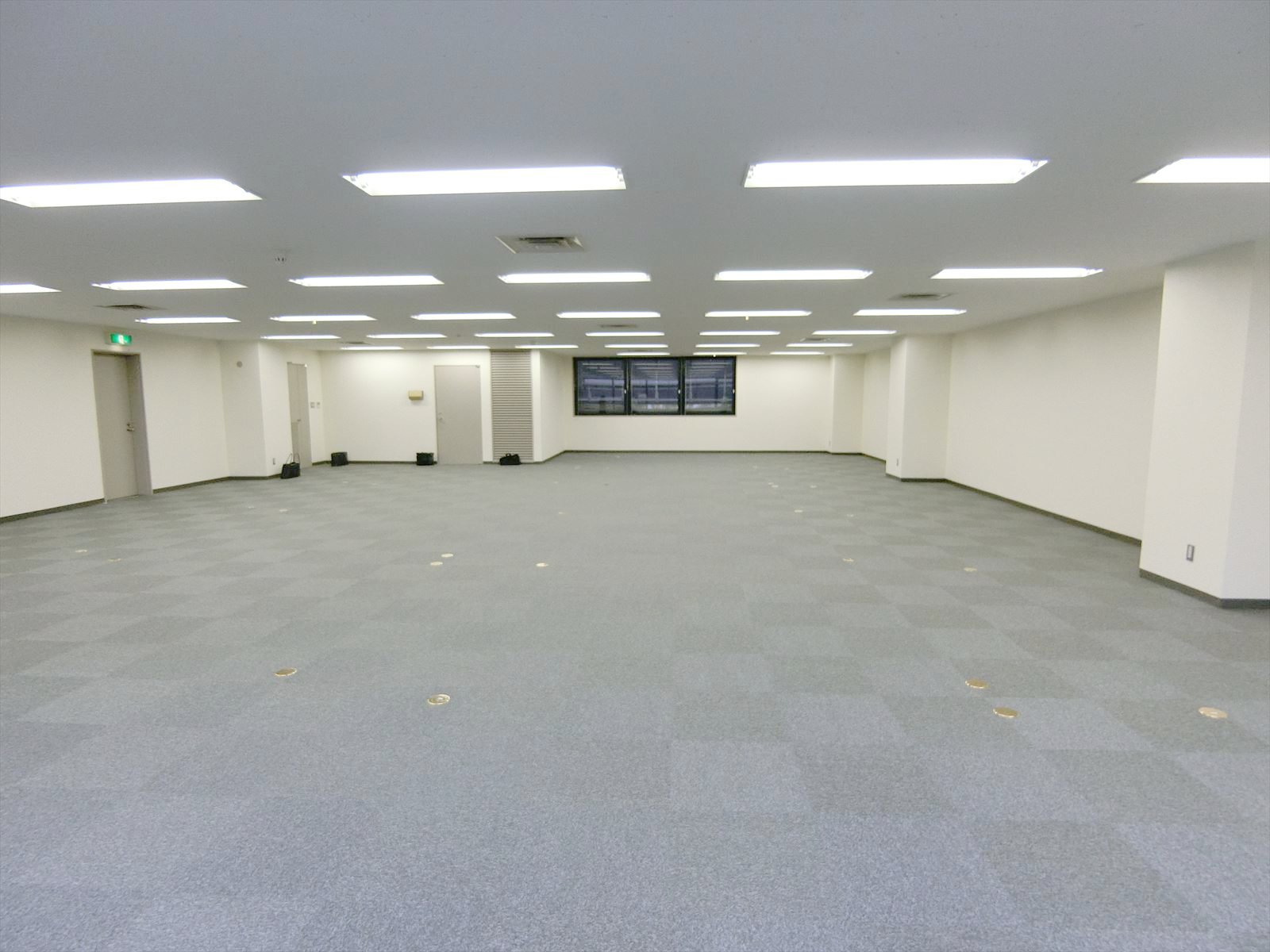 オフィス室内参考画像