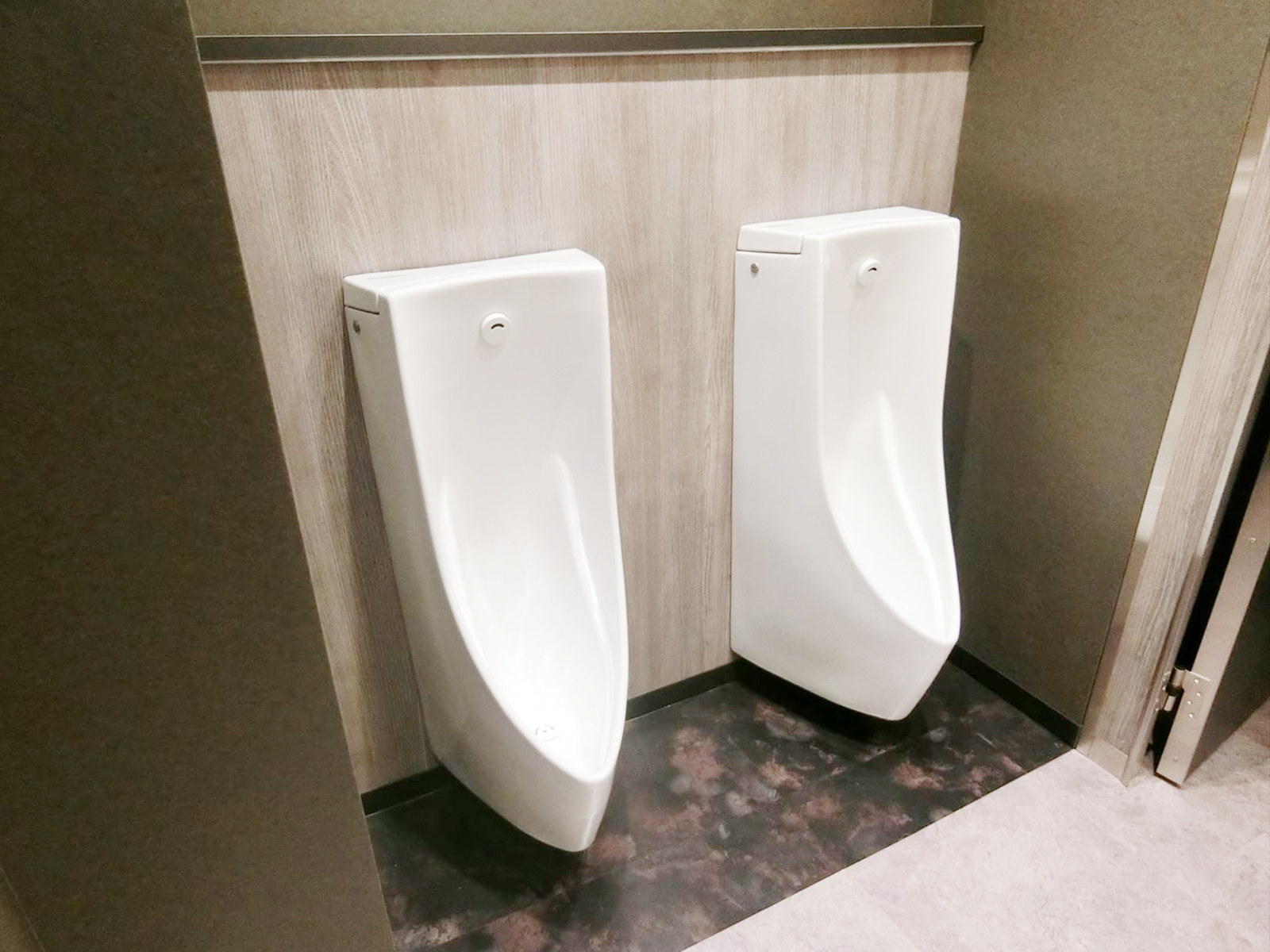 男性用トイレ