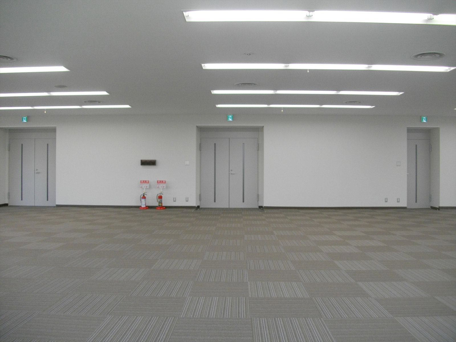 貸室出入口付近
