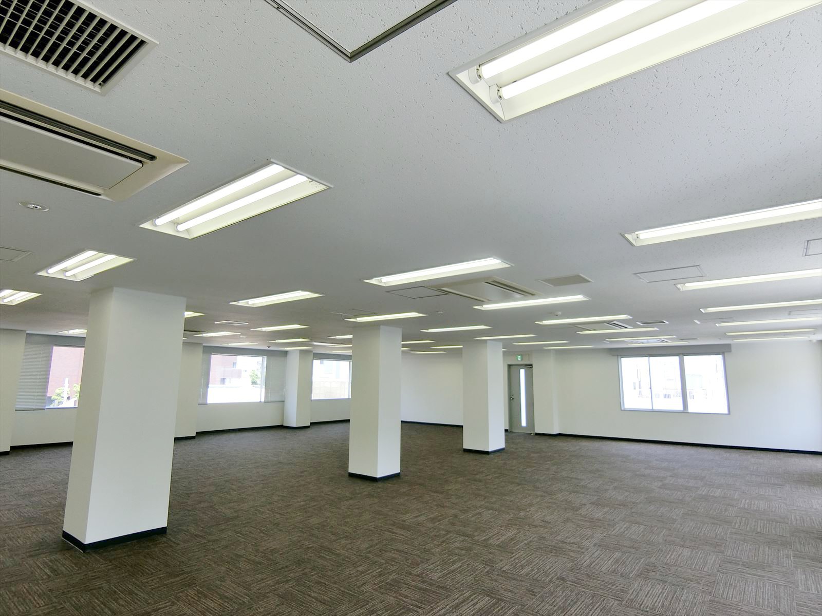 オフィス室内参考画像(※5階)