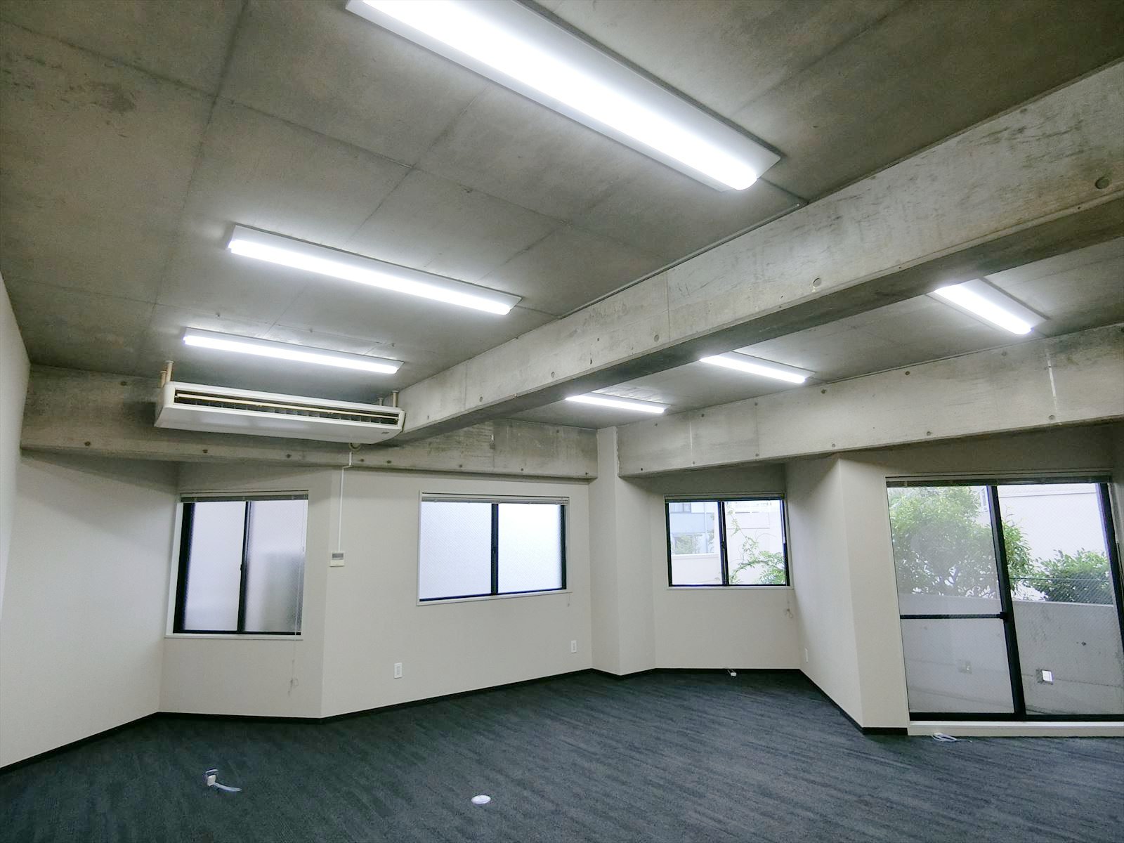 オフィス室内参考画像