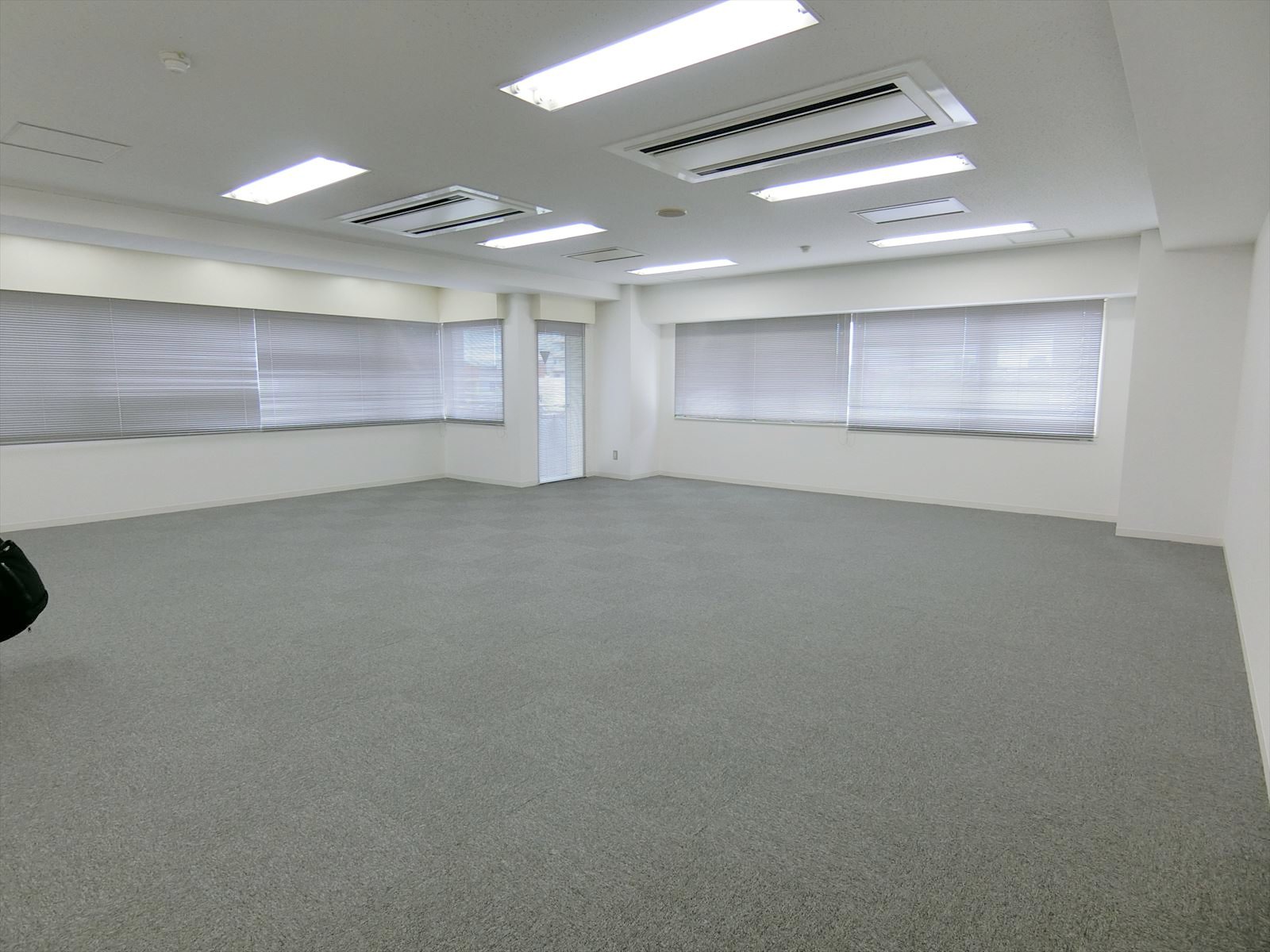 オフィス室内参考画像