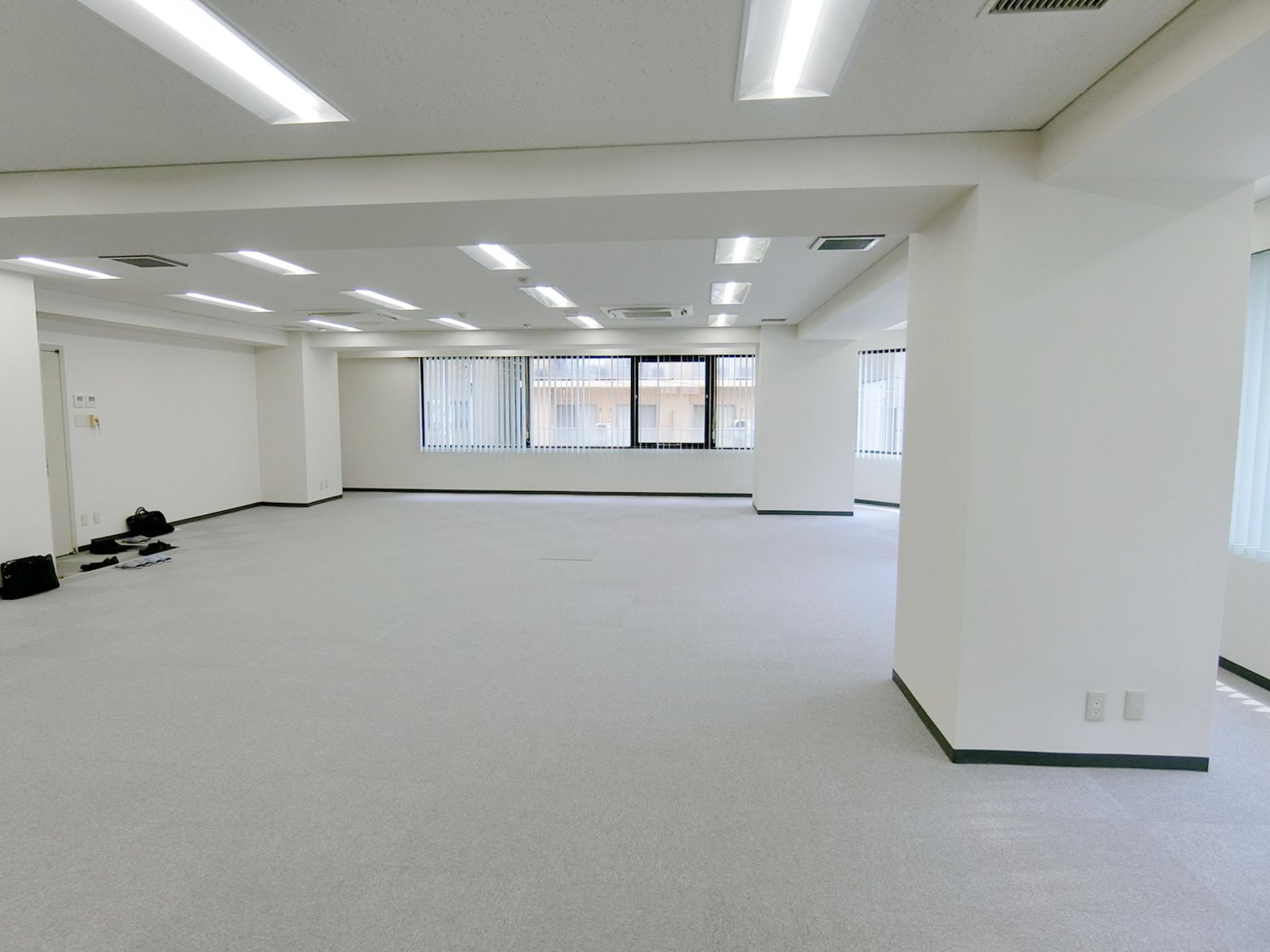 オフィス室内参考画像