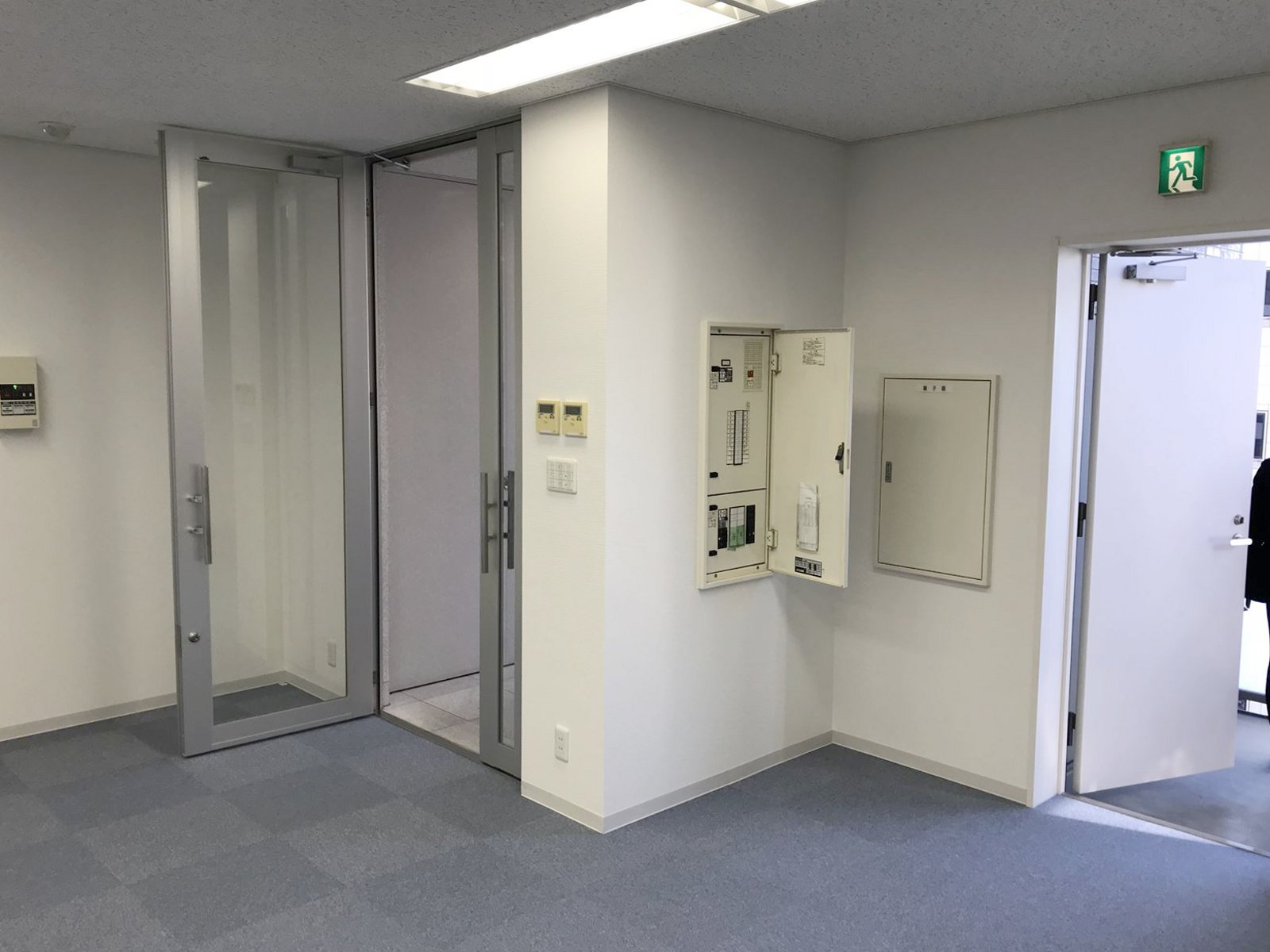 貸室出入口