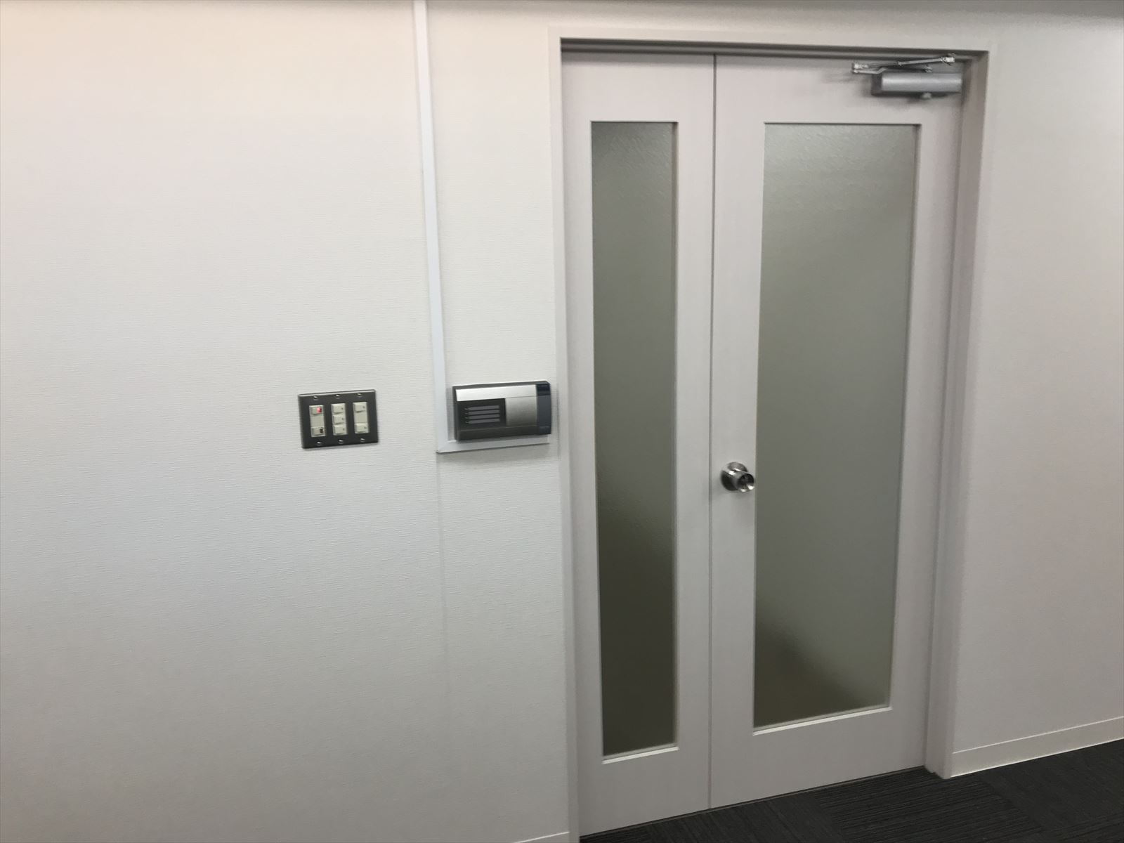 貸室出入り口