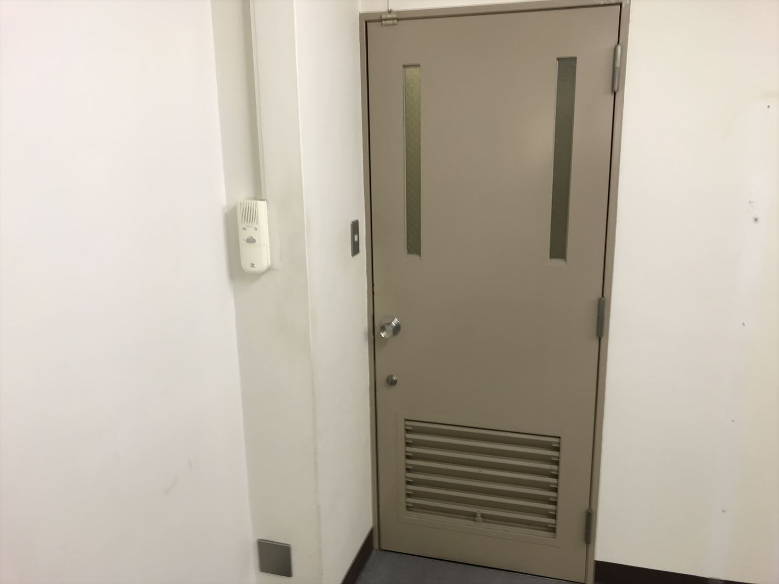 貸室出入り口付近
