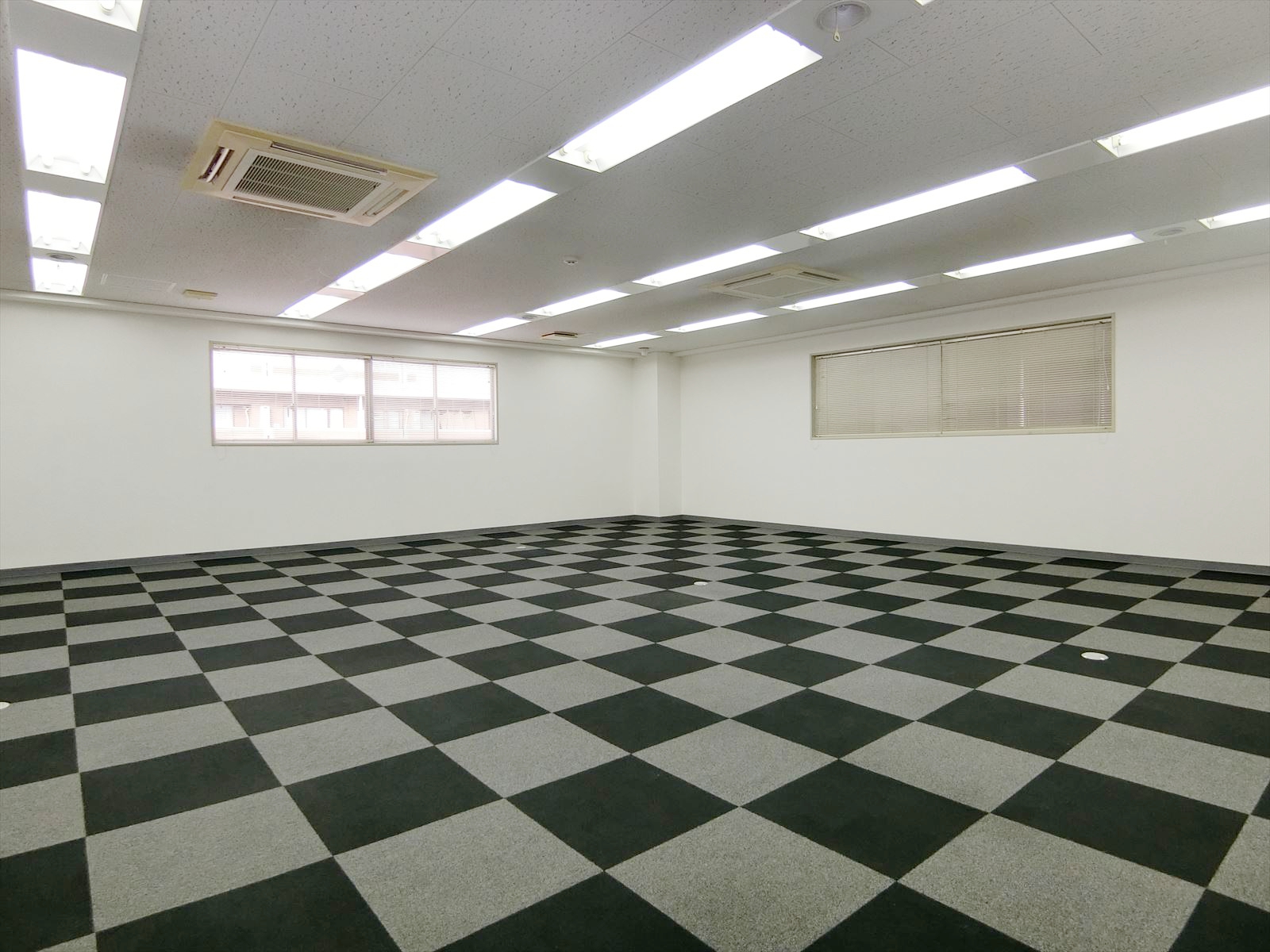 オフィス室内参考画像