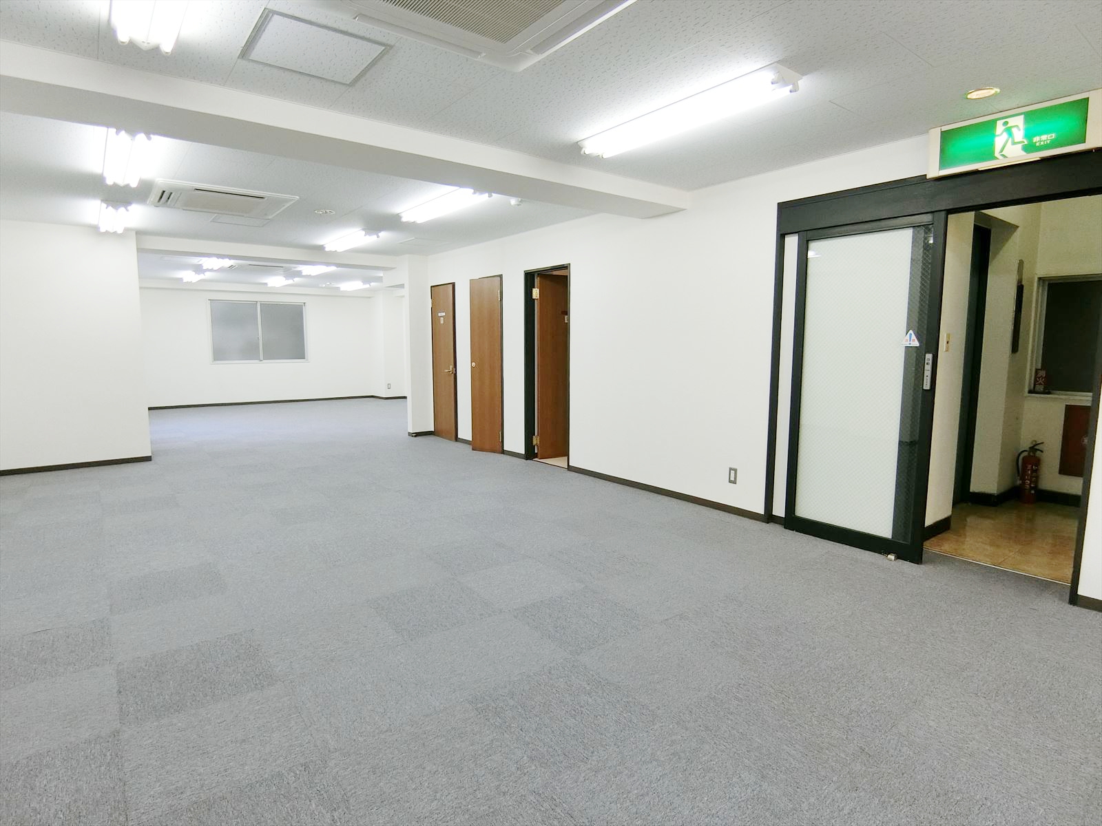 オフィス室内参考画像