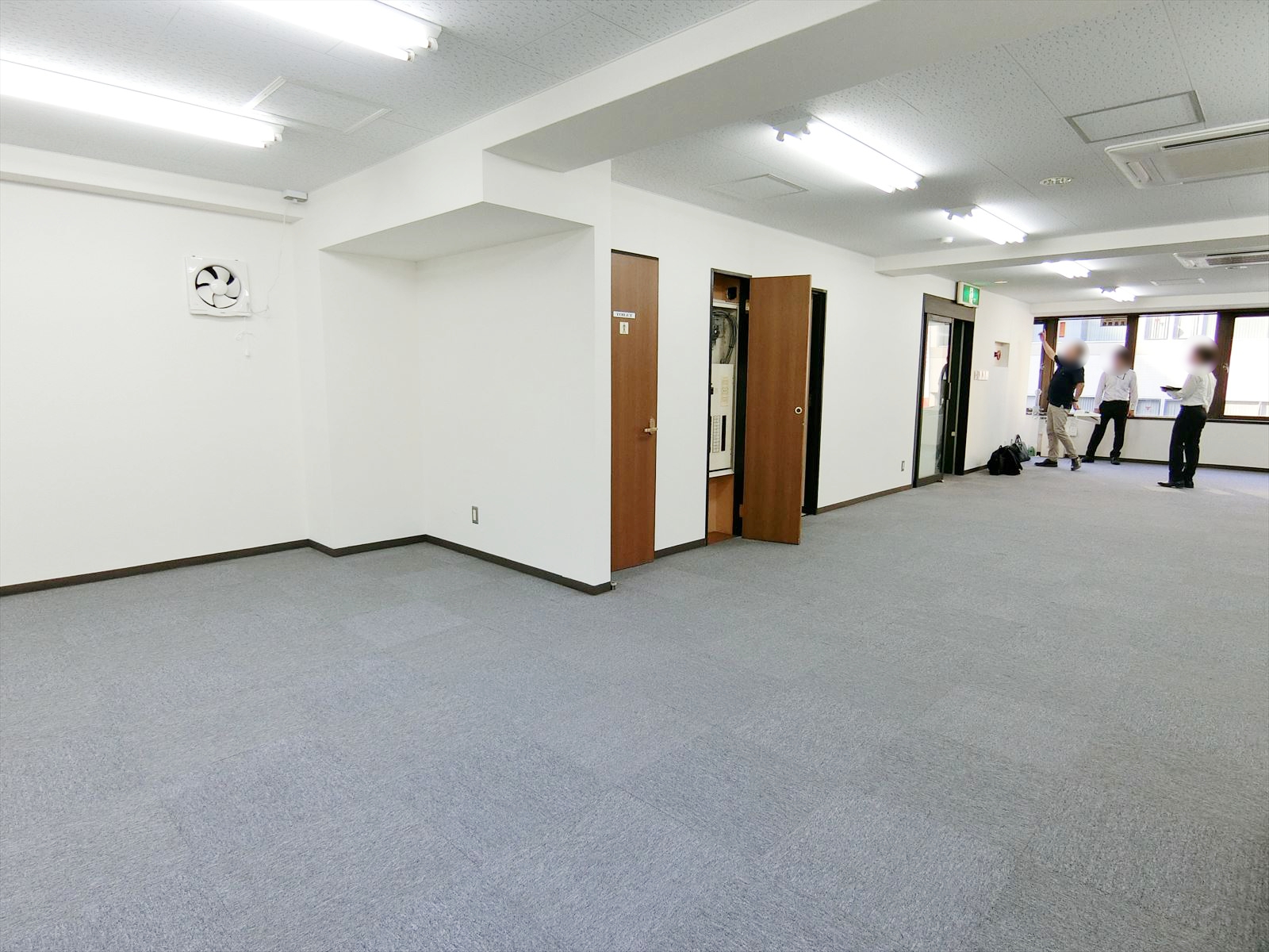 別角度の様子