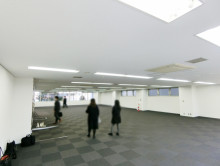 貸室奥側から見た室内