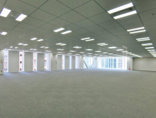 明るい雰囲気の室内