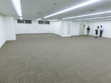 貸室奥側から見た室内