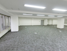 貸室奥側から見た室内