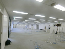 貸室奥側から見た室内