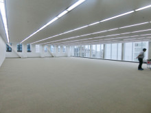 貸室奥側から見た室内