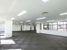 コの字型の室内