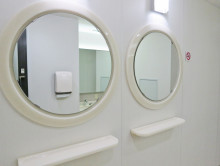 女性用トイレのパウダースペース