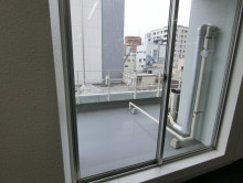 バルコニー出入口