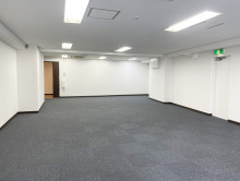 貸室奥側から見た室内