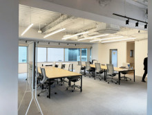 貸室奥側から見た室内