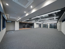 シックで落ち着いた室内