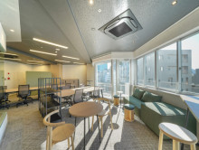 貸室奥側から見た室内