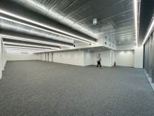 別角度の様子（8階・81坪）