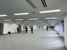 貸室奥側から見た室内