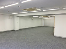 貸室奥側から見た室内