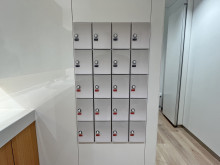 女性用トイレ専用小物入れ