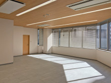 貸室奥側から見た室内