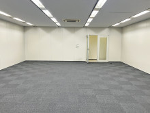 貸室奥側から見た室内