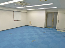 貸室奥側から見た室内