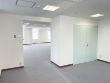 貸室出入口から見た室