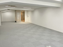 貸室奥側から見た室内