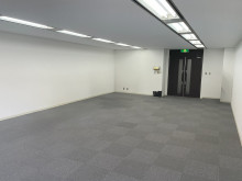 貸室奥側から見た室内