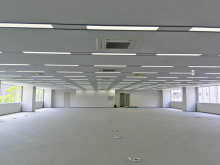 貸室奥側から見た室内