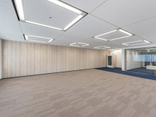 貸室奥側から見た室内