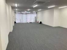 貸室奥側から見た室内